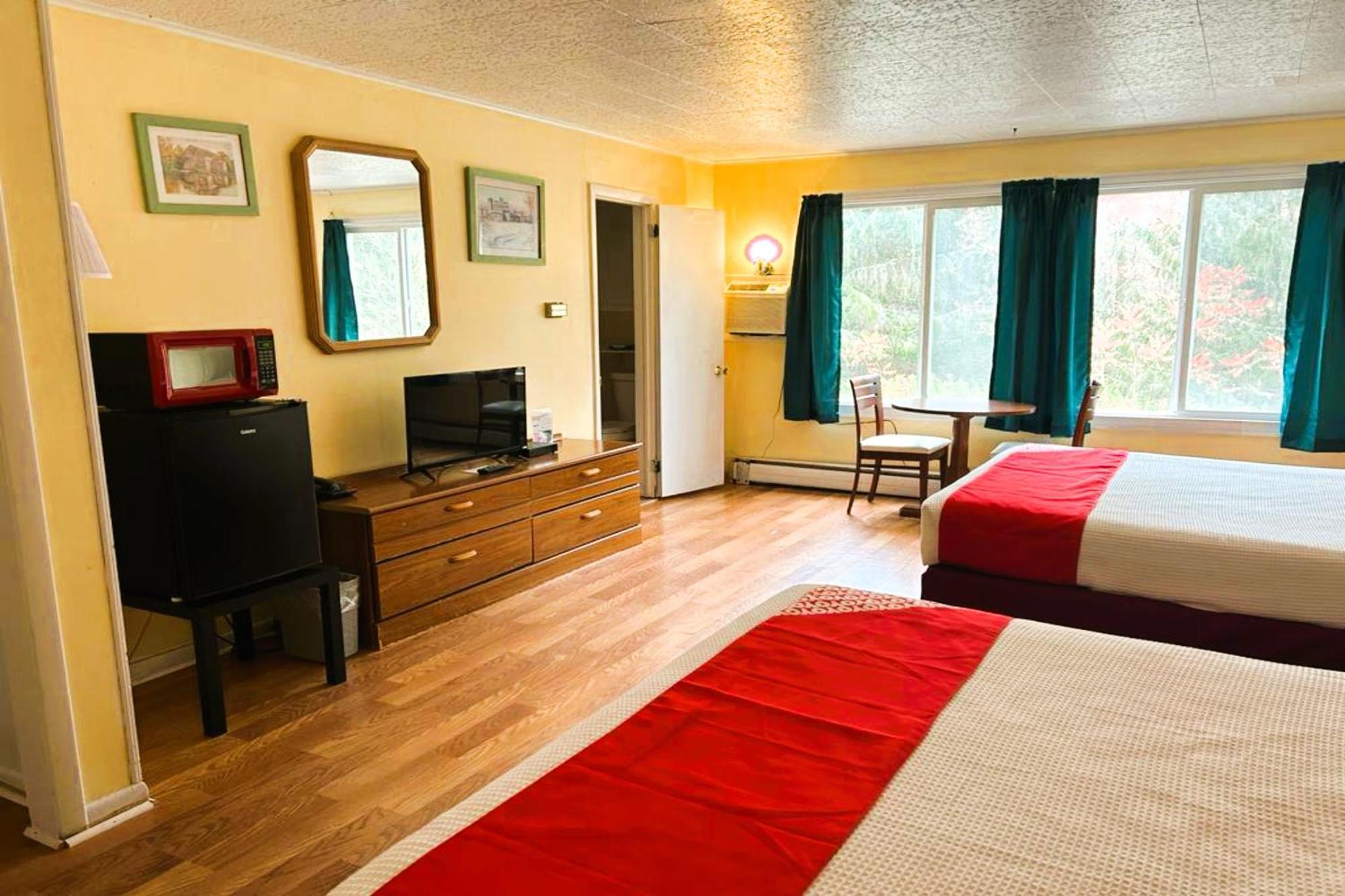 Buena Vista Inn Motel Delhi 外观 照片