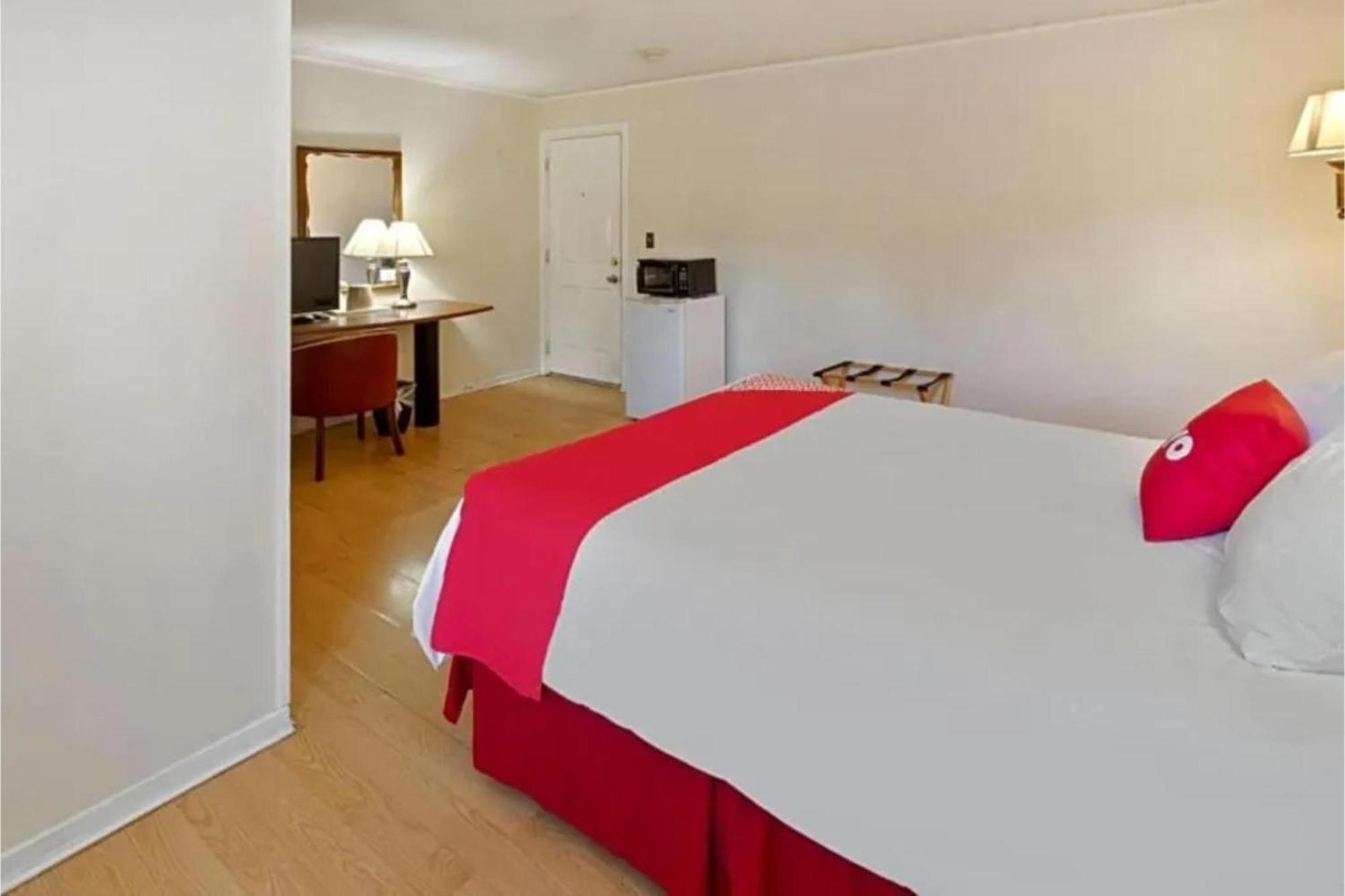 Buena Vista Inn Motel Delhi 外观 照片
