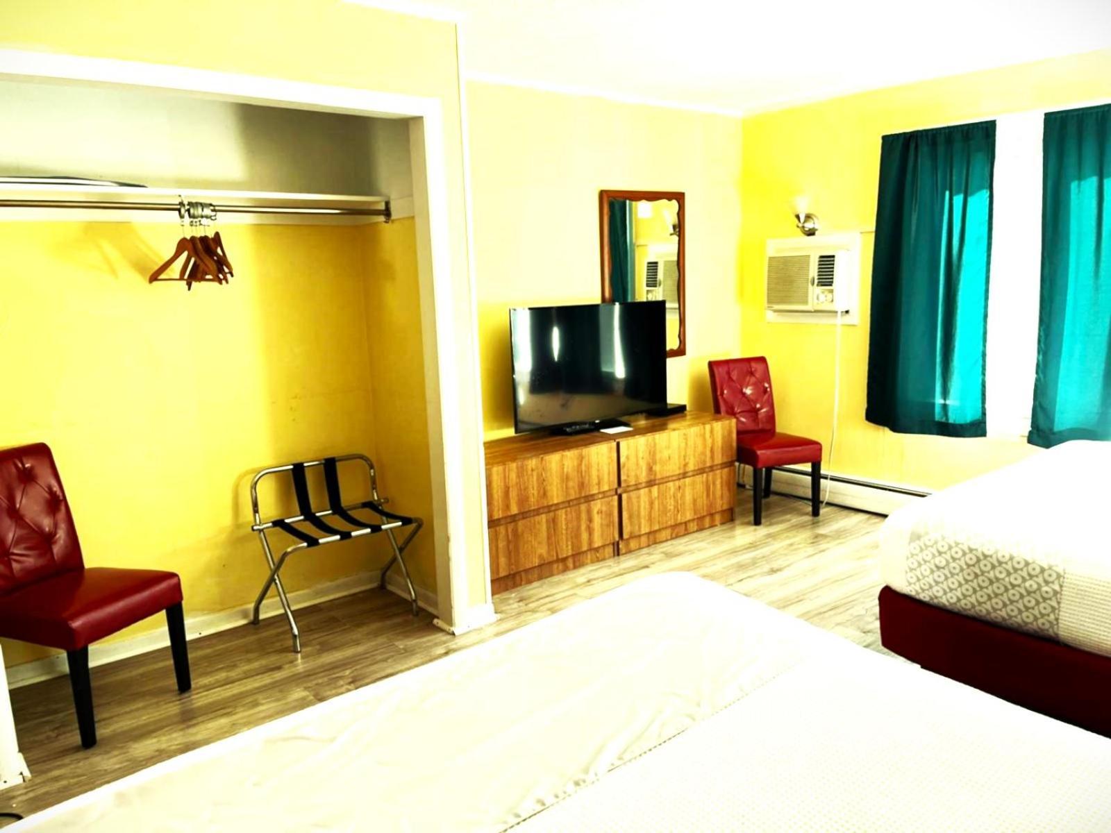 Buena Vista Inn Motel Delhi 外观 照片